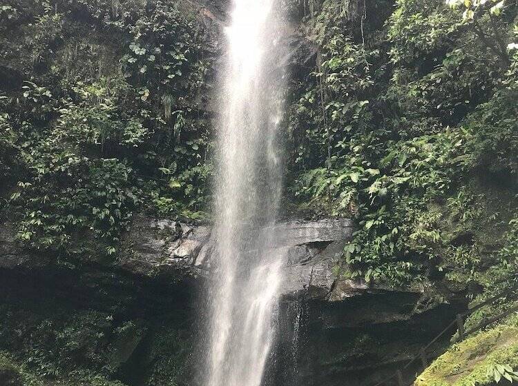 هتل Hospedaje Santa Monica