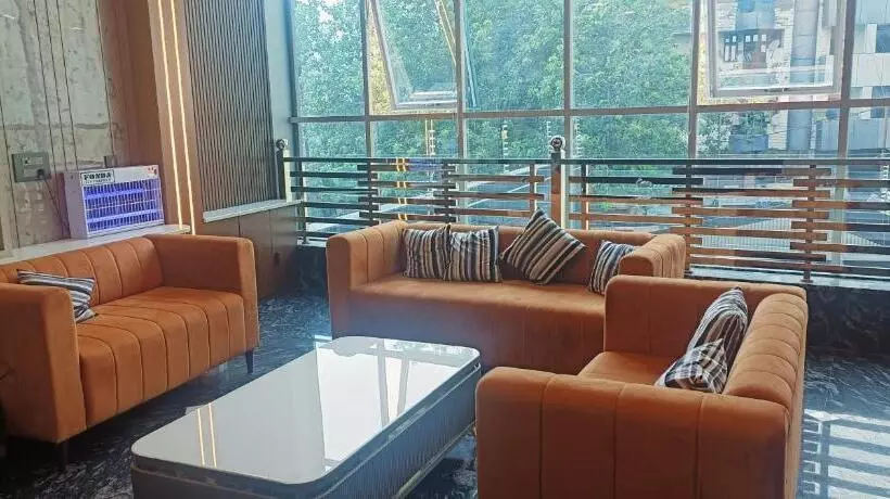 ホテル Sadhana Palace
