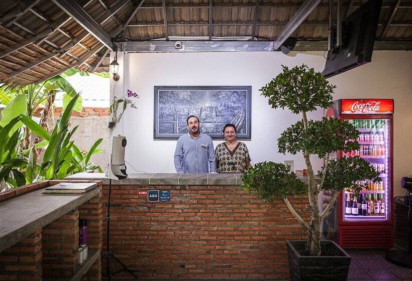 Hotelli The Botanic Garden