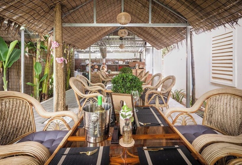 Hotelli The Botanic Garden