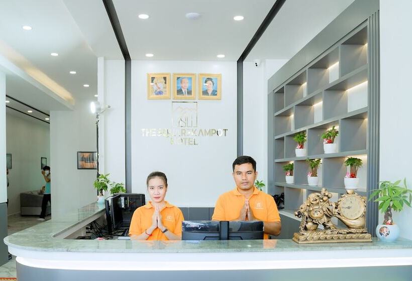 فندق The Square Kampot