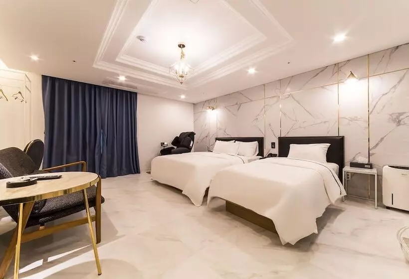 Hwaseong Habibi Drive In Motel