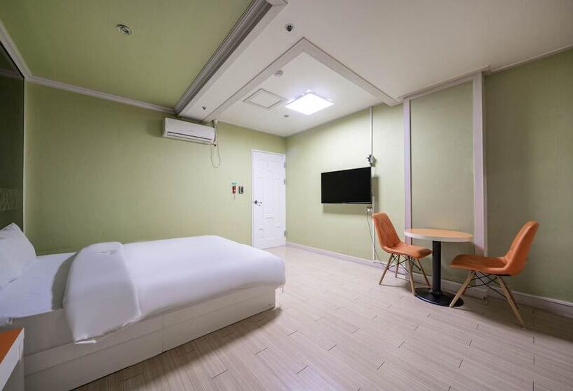 מוטל Andong Okdong Hayanseong