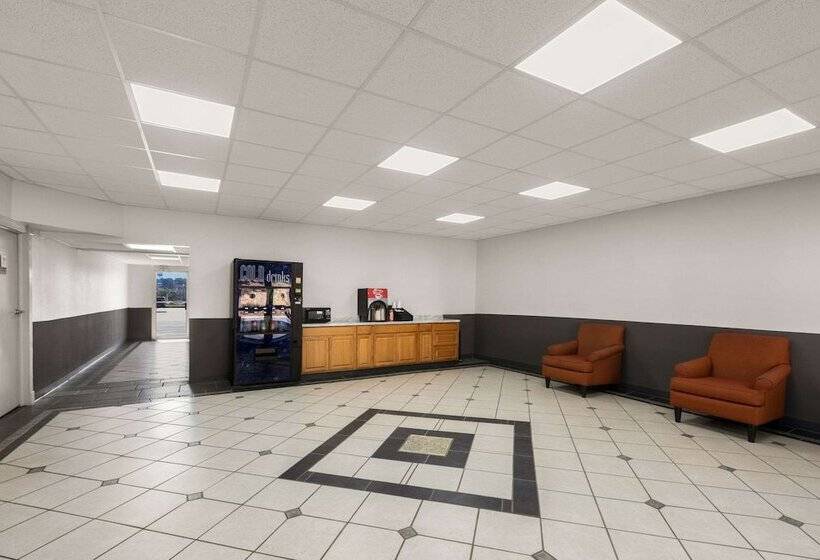 מוטל Rodeway Inn