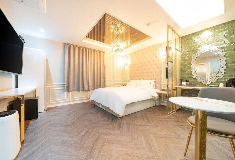 Motell Yeongdong The J