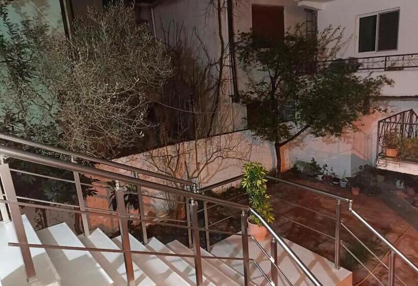 پانسیون Ibras House