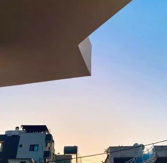 پانسیون Ibras House