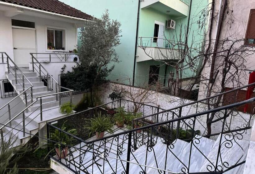 پانسیون Ibras House