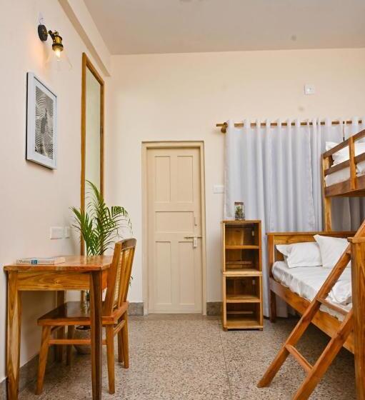 ペンション Skip Intro Stays