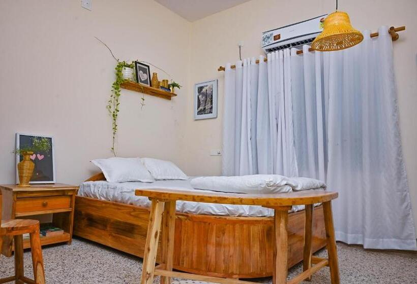 ペンション Skip Intro Stays