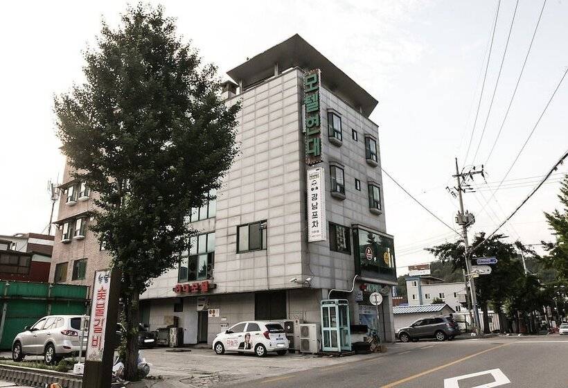 Yanggu Hyundai Motel