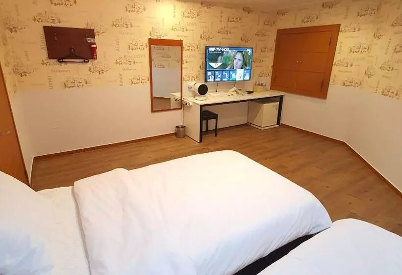 Yanggu Hyundai Motel