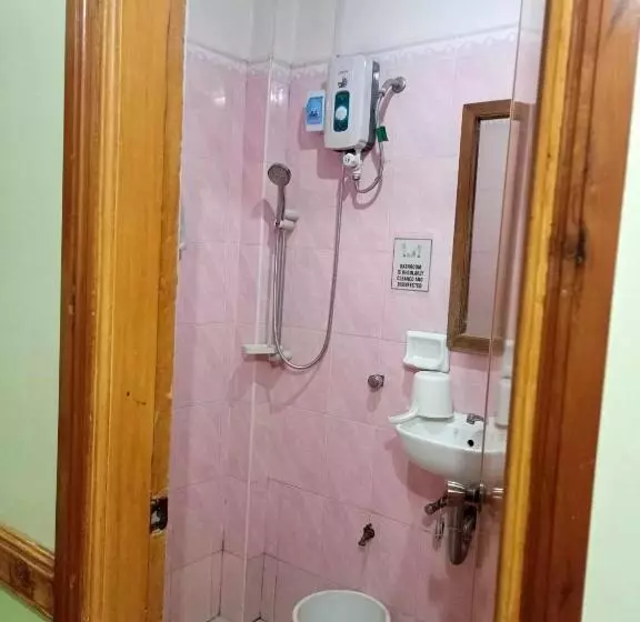 ユースホステル Regular Room In Casa De Piedra Pension House