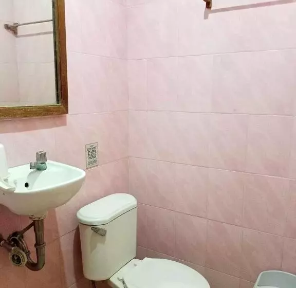 ユースホステル Regular Room In Casa De Piedra Pension House