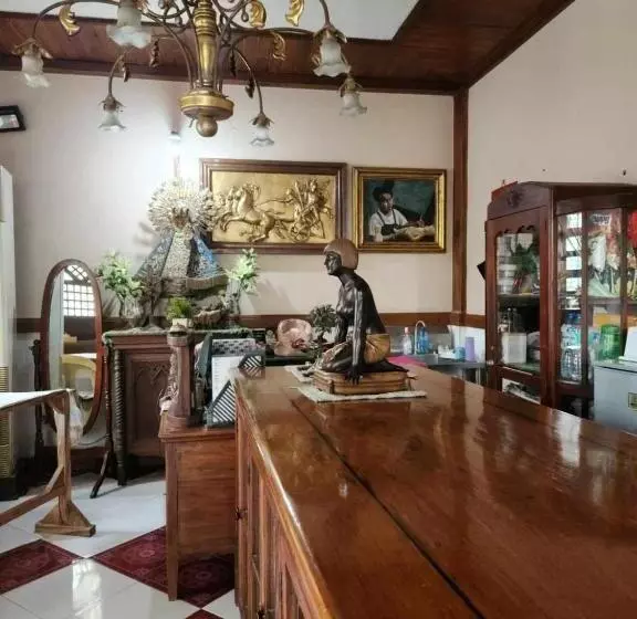 ユースホステル Regular Room In Casa De Piedra Pension House