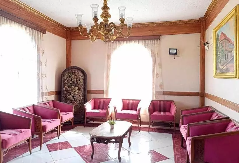 ユースホステル Regular Room In Casa De Piedra Pension House