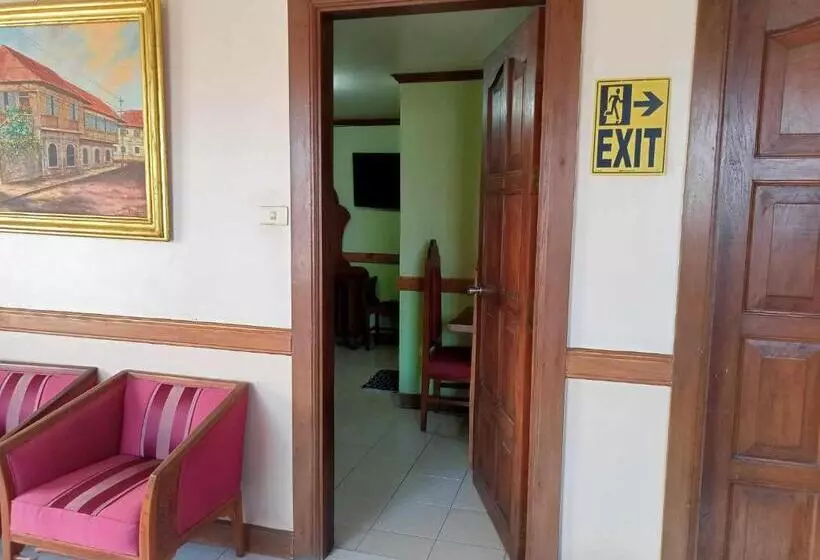 ユースホステル Regular Room In Casa De Piedra Pension House