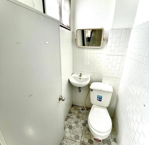 Общежитие Satop Travelers Guesthouse