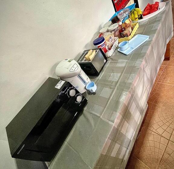 Общежитие Satop Travelers Guesthouse