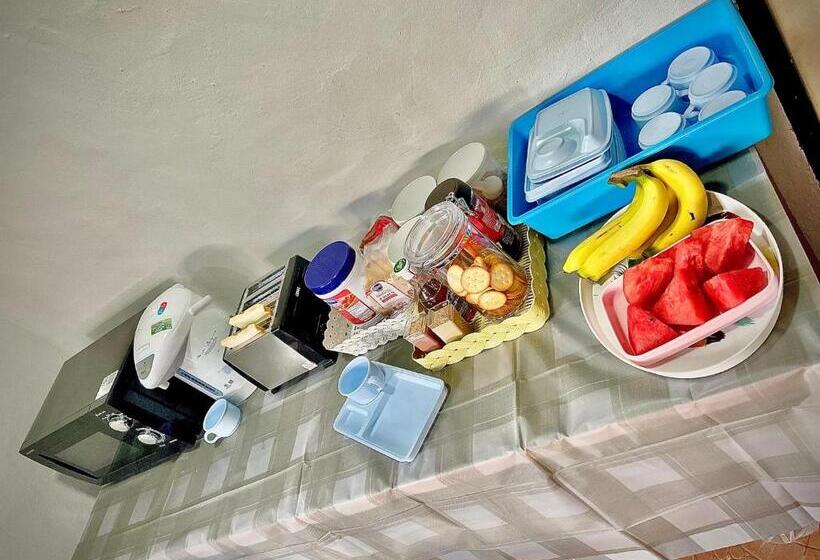 Общежитие Satop Travelers Guesthouse