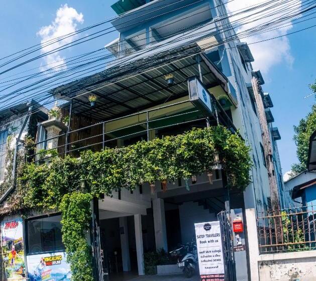 Общежитие Satop Travelers Guesthouse