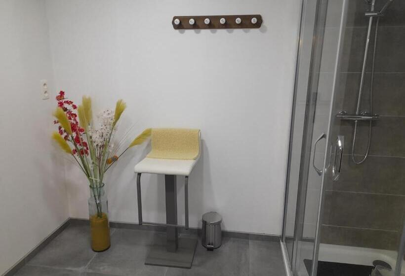 تختخواب و صبحانه Chez Francis