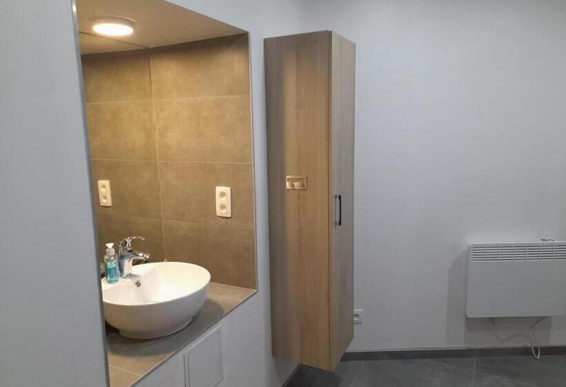 تختخواب و صبحانه Chez Francis