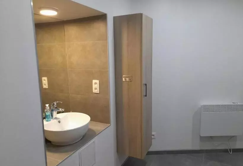 تختخواب و صبحانه Chez Francis