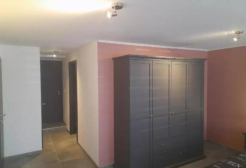 تختخواب و صبحانه Chez Francis