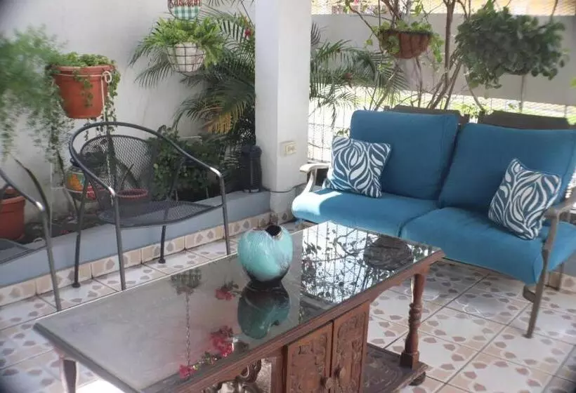 تختخواب و صبحانه El Jardin De La Nonna