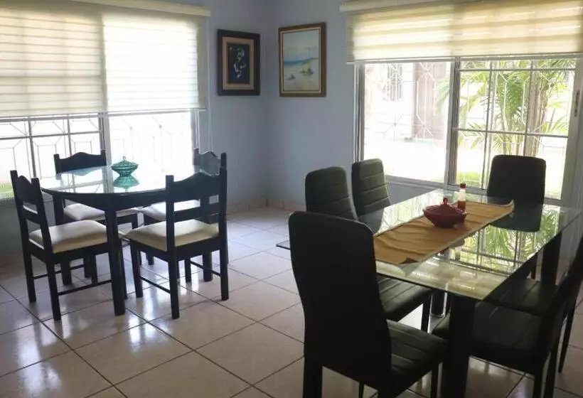 تختخواب و صبحانه El Jardin De La Nonna