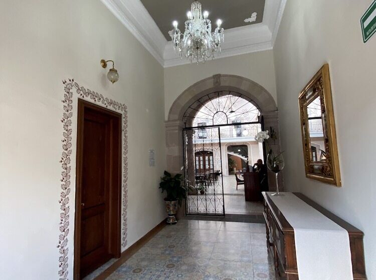 فندق Cantera Real, Morelia