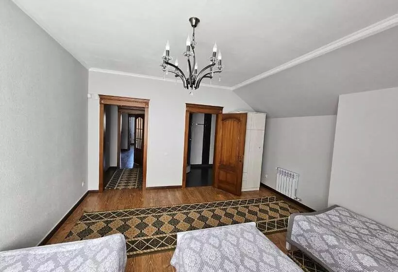 هتل Esalu Guest House эсалу