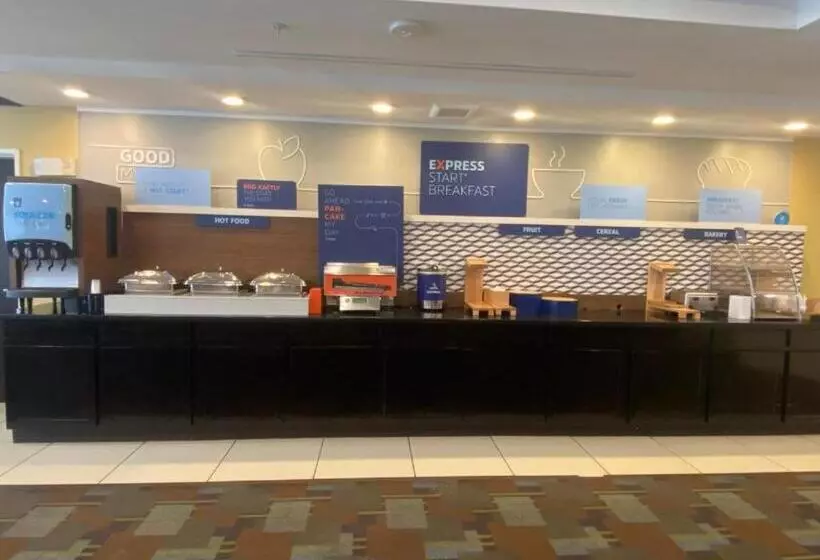 ホテル Holiday Inn Express & Suites