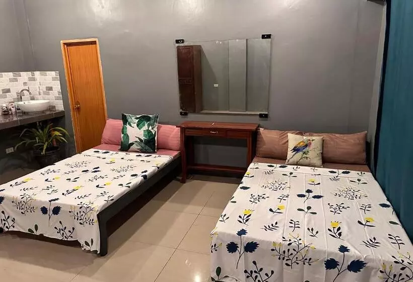 ホテル Limewood Residences  Bago City Good For 4