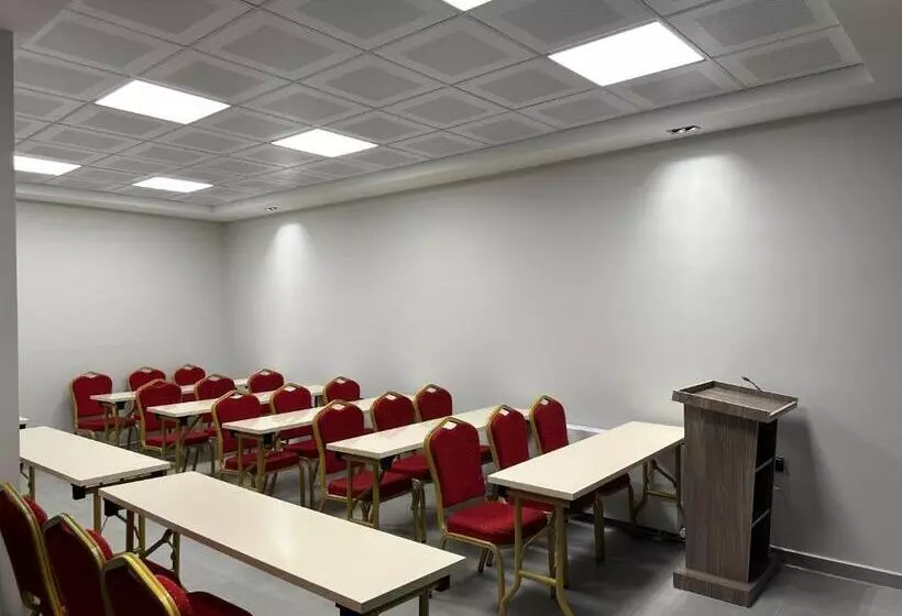 ホテル Marasium Suites