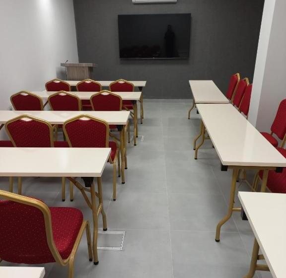 Hotelli Marasium Suites