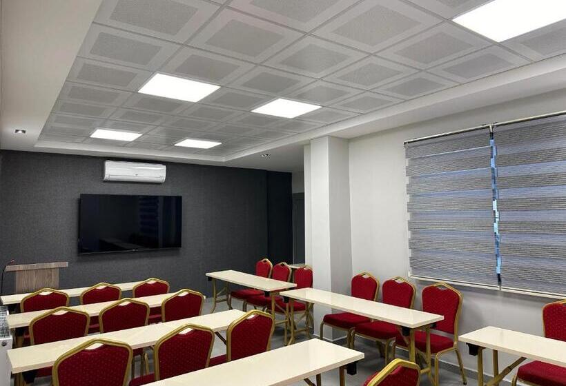 Hotelli Marasium Suites