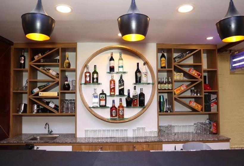 هتل Redstone Regency