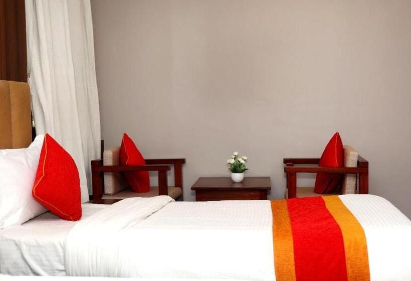 هتل Redstone Regency