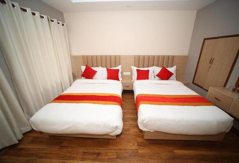 هتل Redstone Regency