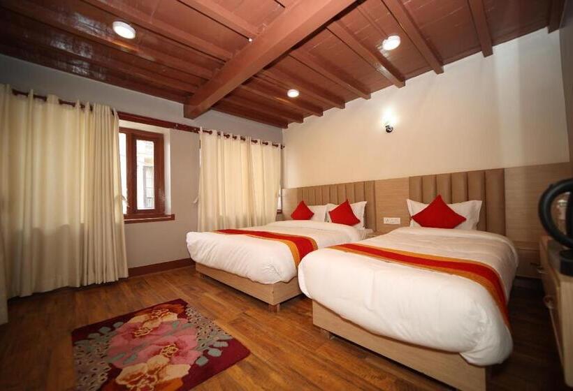 هتل Redstone Regency