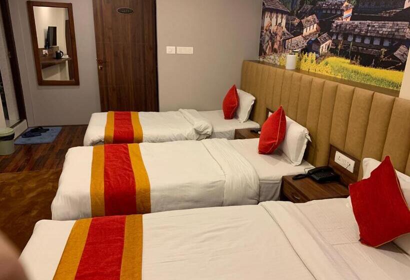 هتل Redstone Regency