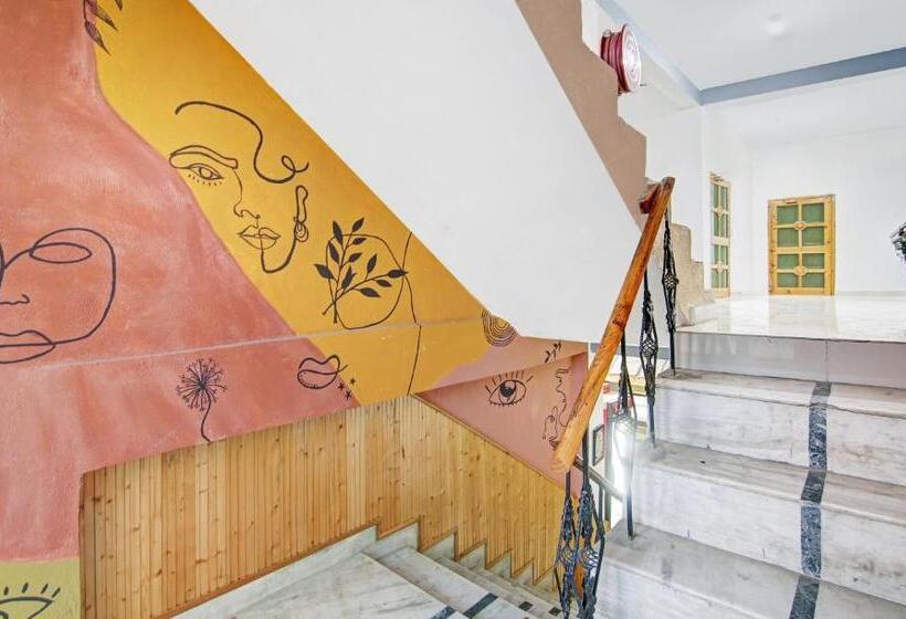 هتل Treebo Trend Drishyawali Kullu With Mountain View