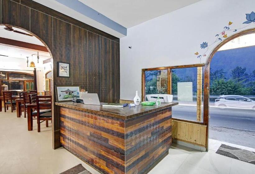 هتل Treebo Trend Drishyawali Kullu With Mountain View