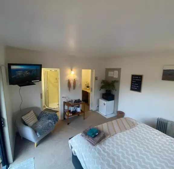 پانسیون Dinsdale Oasis And Private Spa Pool