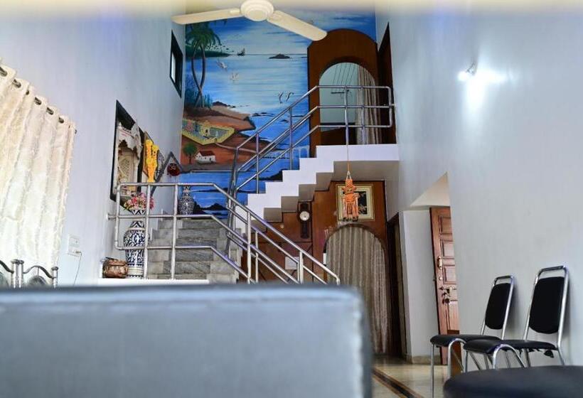 Pensió Seeyarm Stay Omkar Villa