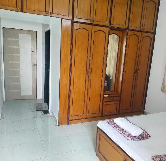 Pensió Seeyarm Stay Omkar Villa