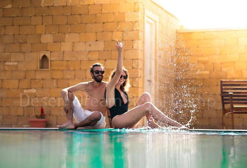 פנסיון Surya Vilas