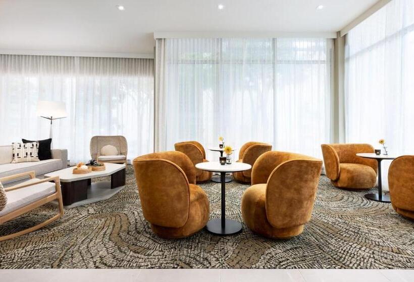 Ac Hotel By Marriott Honolulu All New